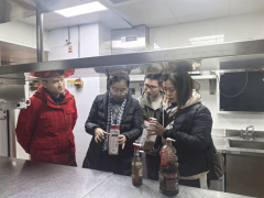 <b>查抄价钱公示、平安警示标</b>